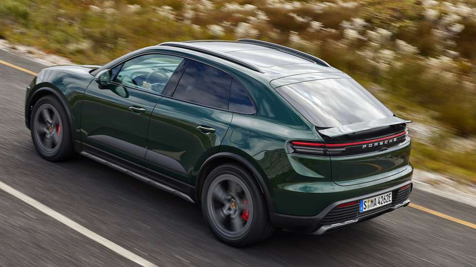 Νέα πισωκίνητη Porsche Macan με 340 άλογα και Macan 4S με 448 ίππους